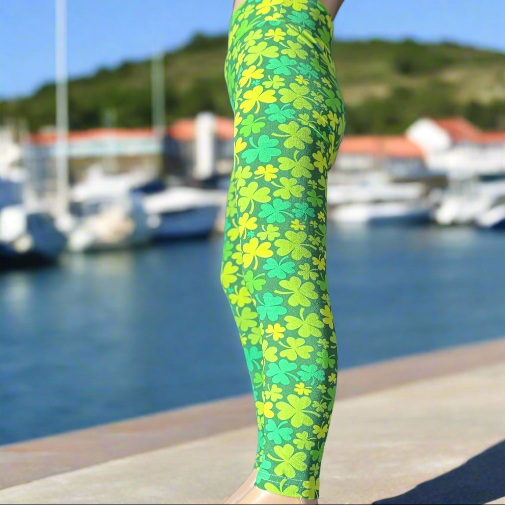 Clover patterned full length stretch leggings