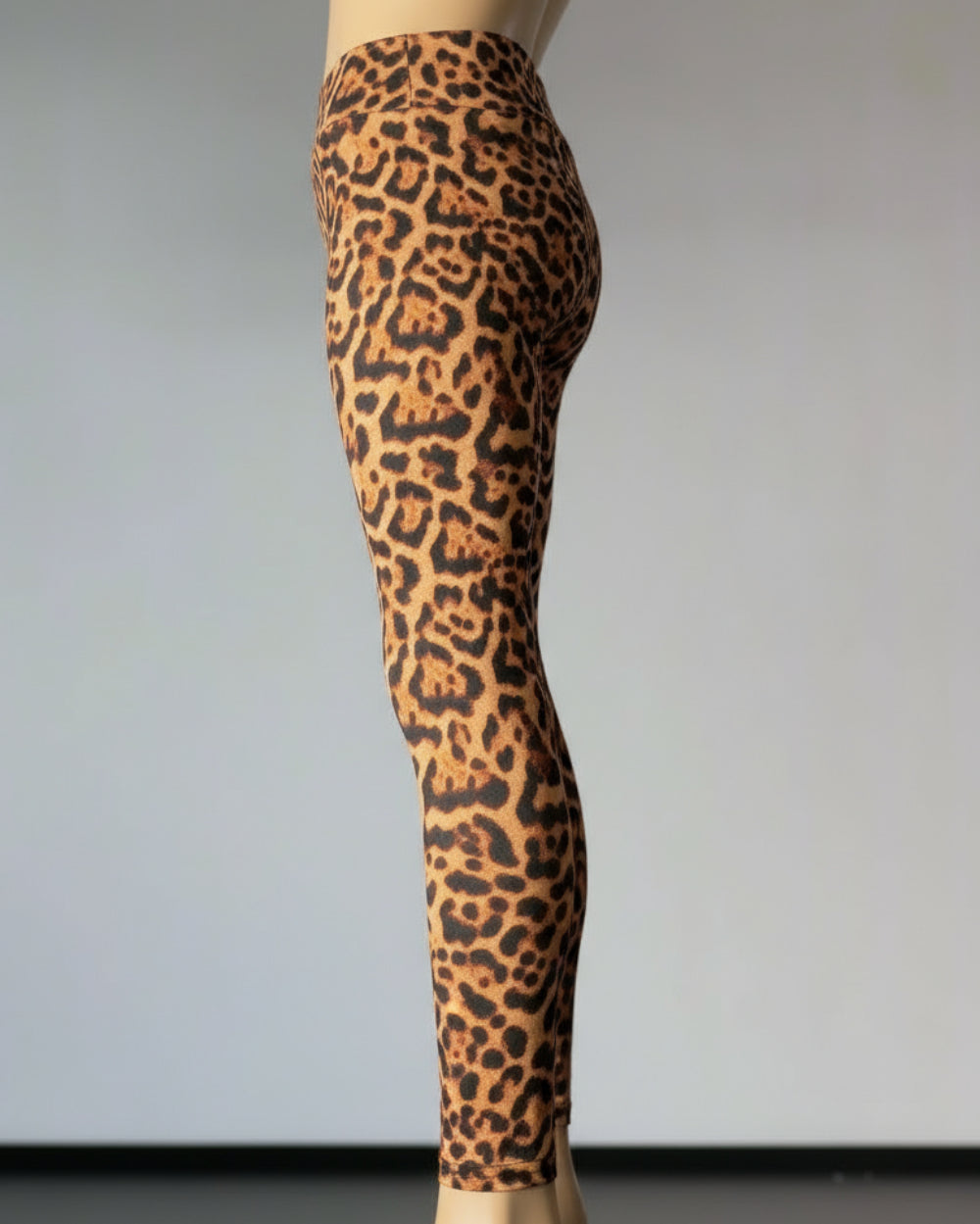 Trendy leopard print leggings