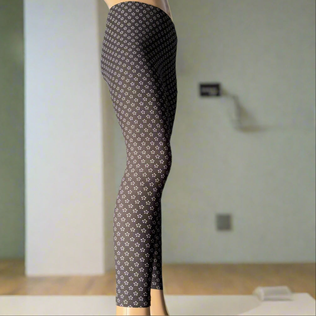 Black leggings with tiny white flowers design