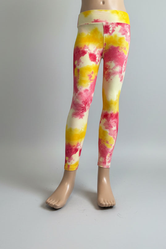 The Tie-Dye vibe, choice of pattern and size!