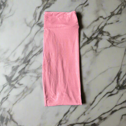 Solid colour, soft, stretch leggings in black, green, navy, grey, orange, pink, fuchsia, purple and more!