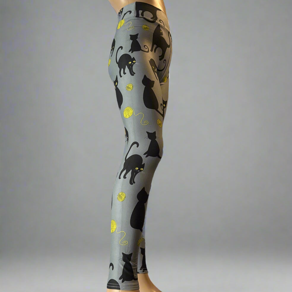 Playful kitten leggings