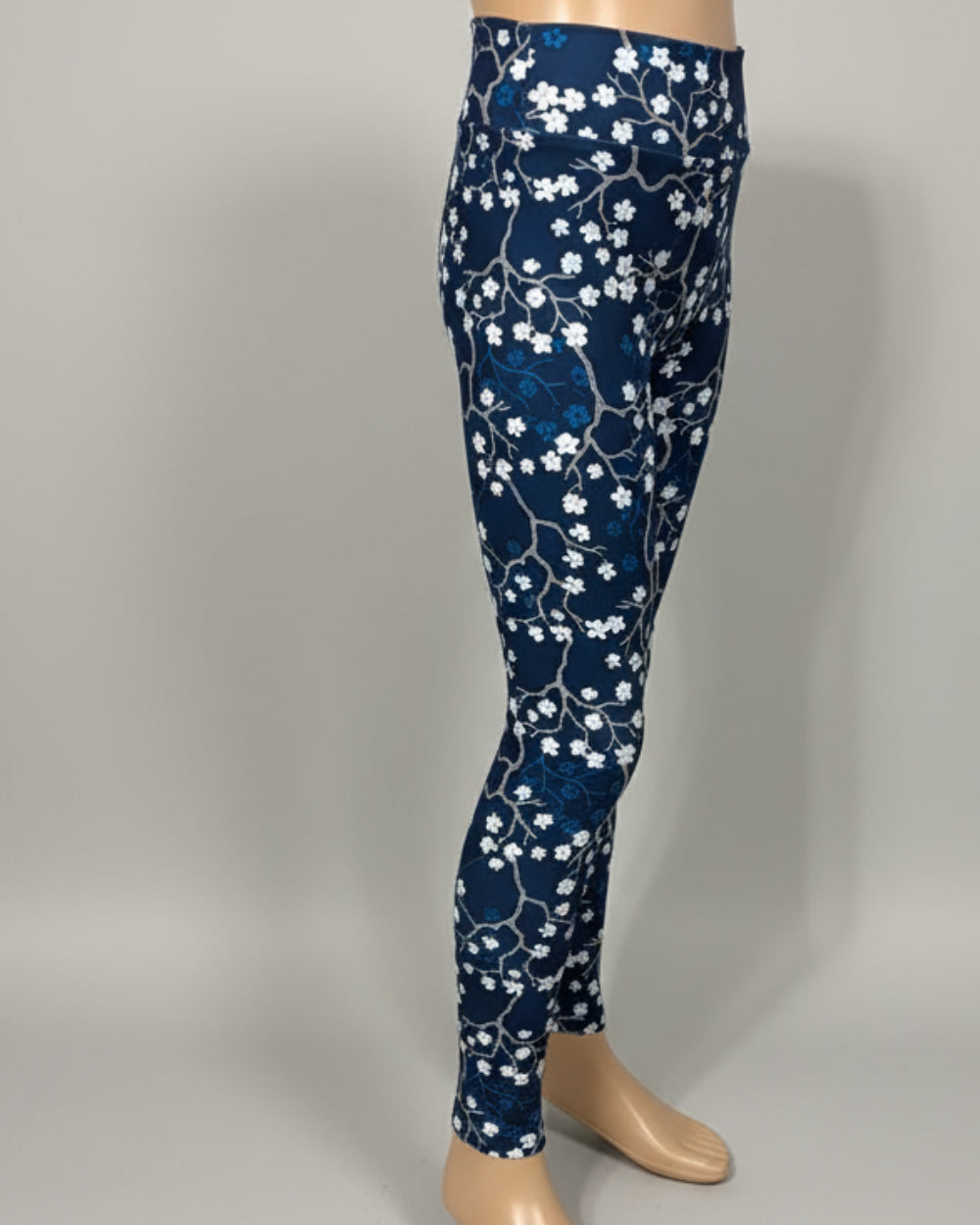 Winter floral design leggings