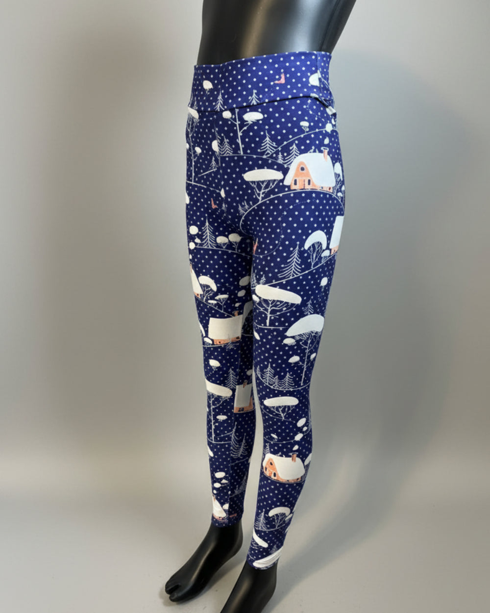 Snowy village leggings