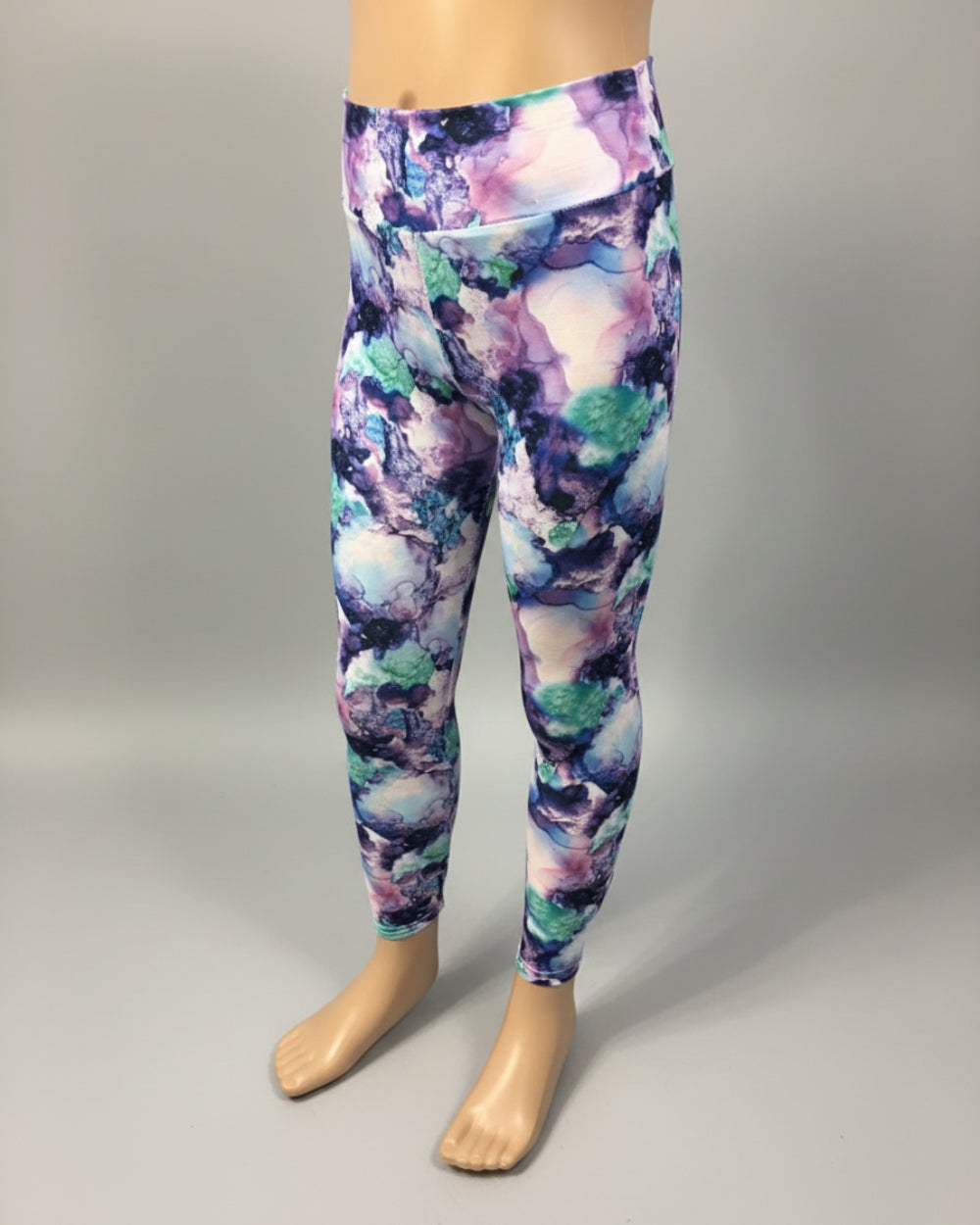 The Tie-Dye vibe, choice of pattern and size!