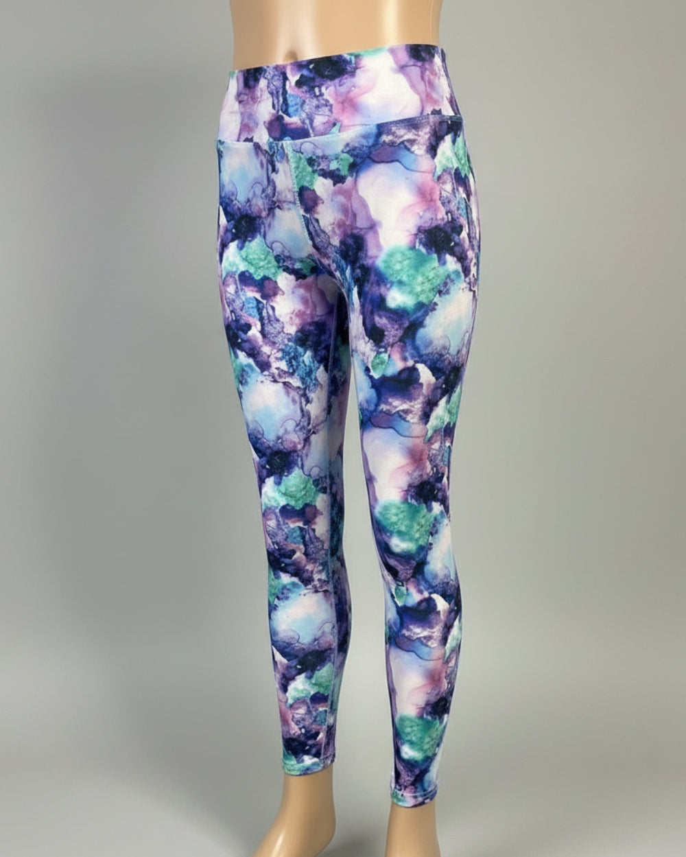 The Tie-Dye vibe, choice of pattern and size!