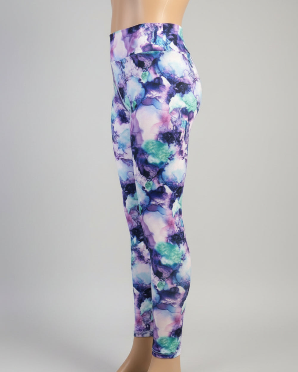 The Tie-Dye vibe, choice of pattern and size!