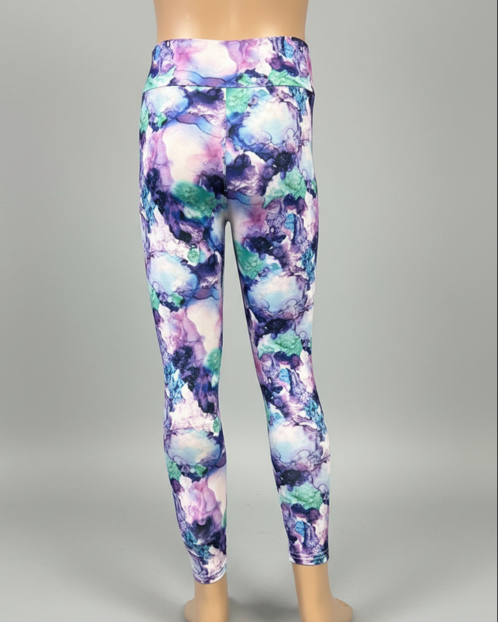 The Tie-Dye vibe, choice of pattern and size!