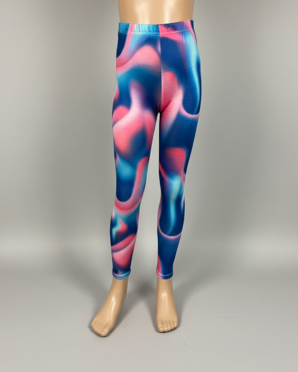 The Tie-Dye vibe, choice of pattern and size!