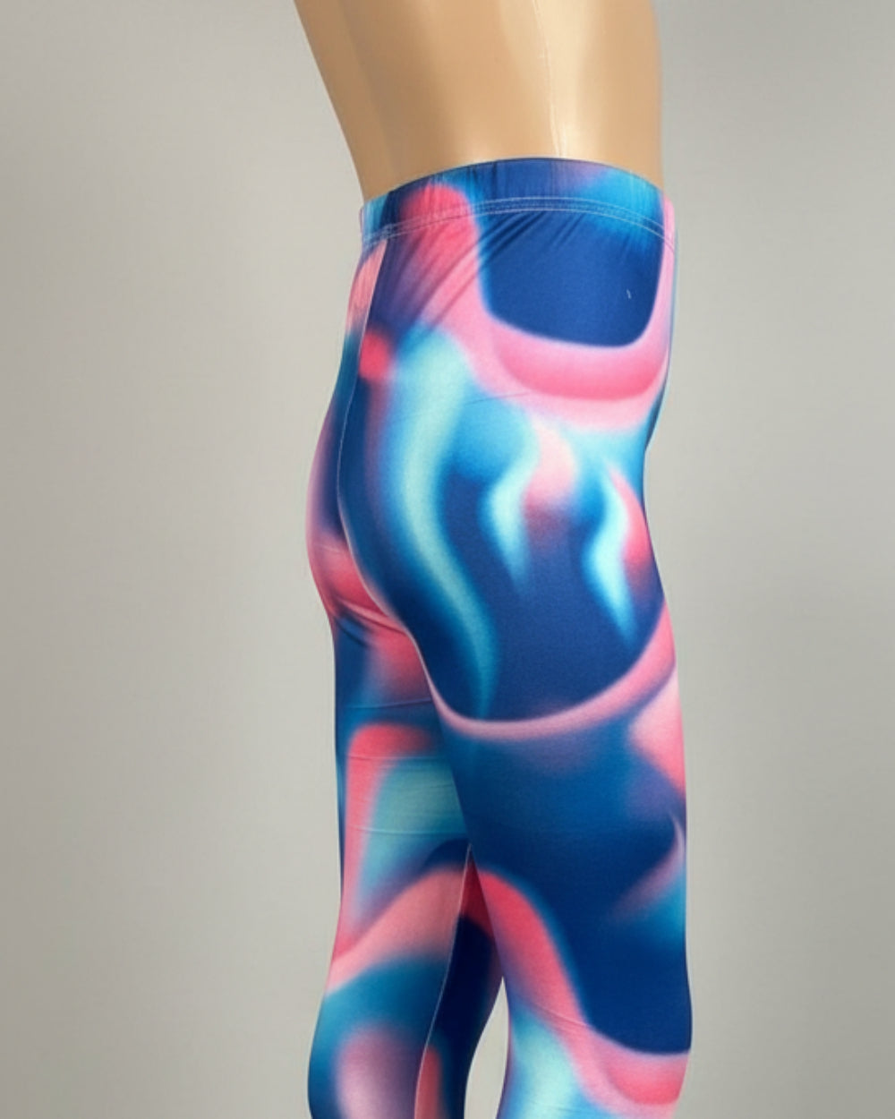 The Tie-Dye vibe, choice of pattern and size!