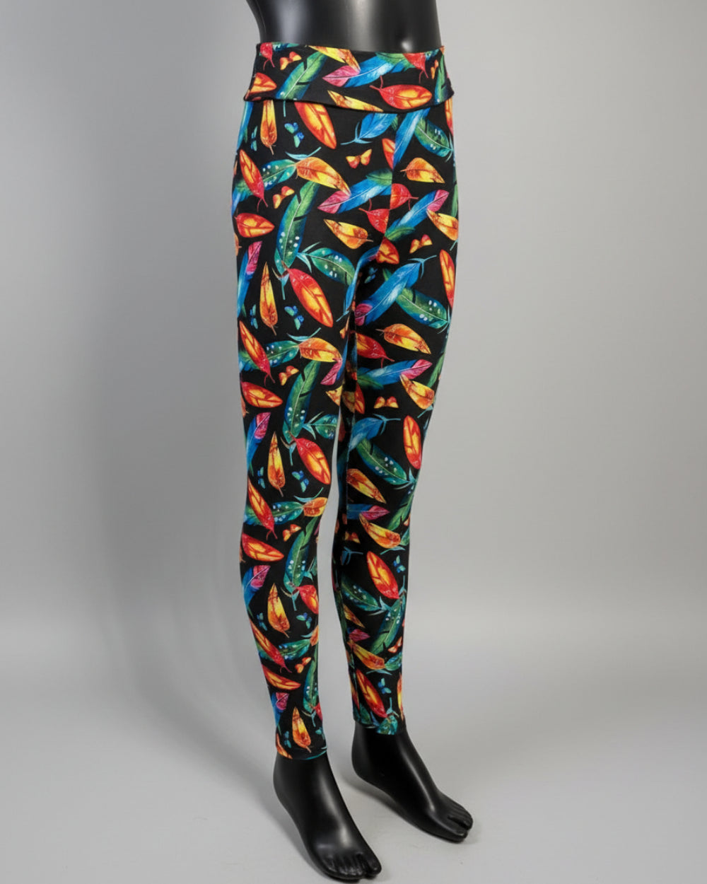 Feathers and leaves design full length leggings