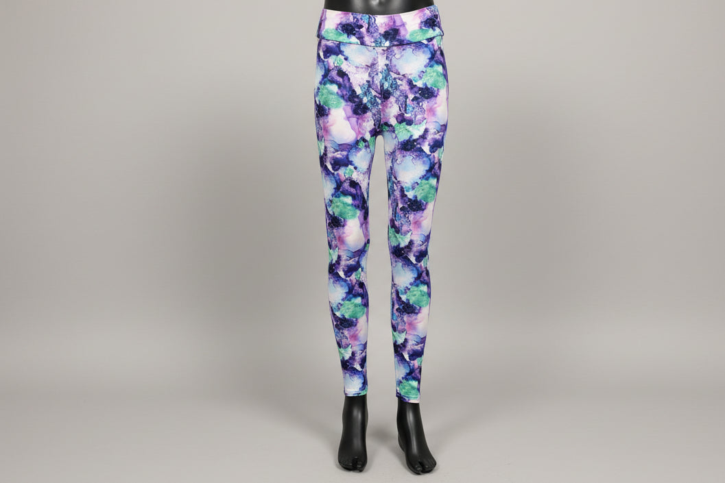 The Tie-Dye vibe, choice of pattern and size!