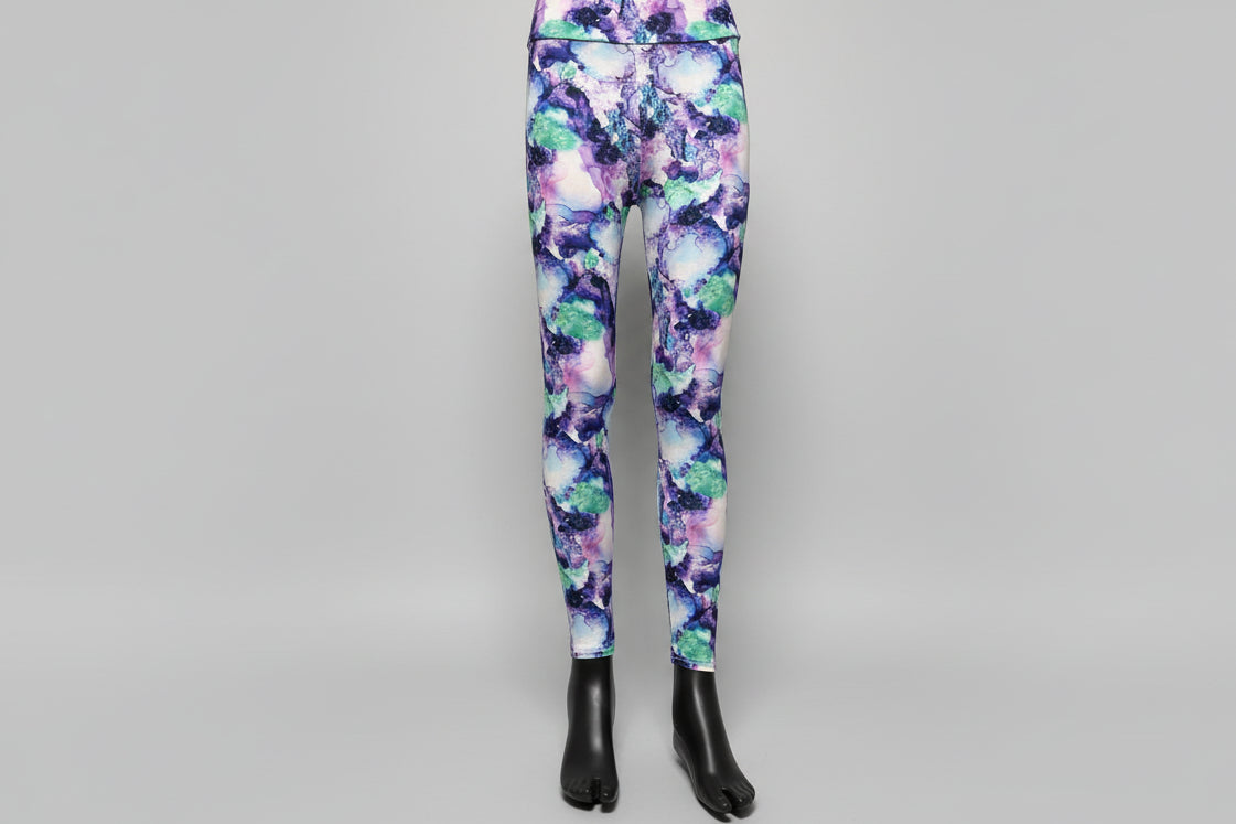 The Tie-Dye vibe, choice of pattern and size!