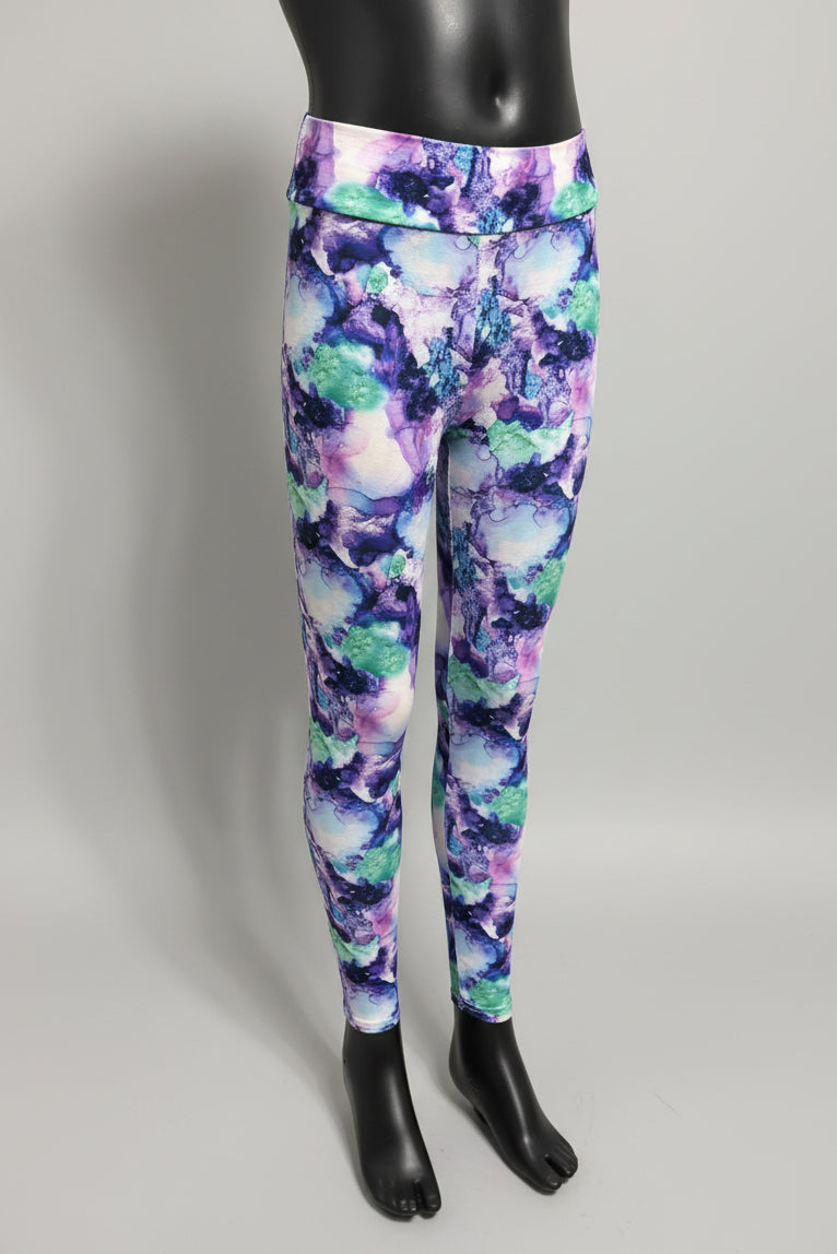 The Tie-Dye vibe, choice of pattern and size!