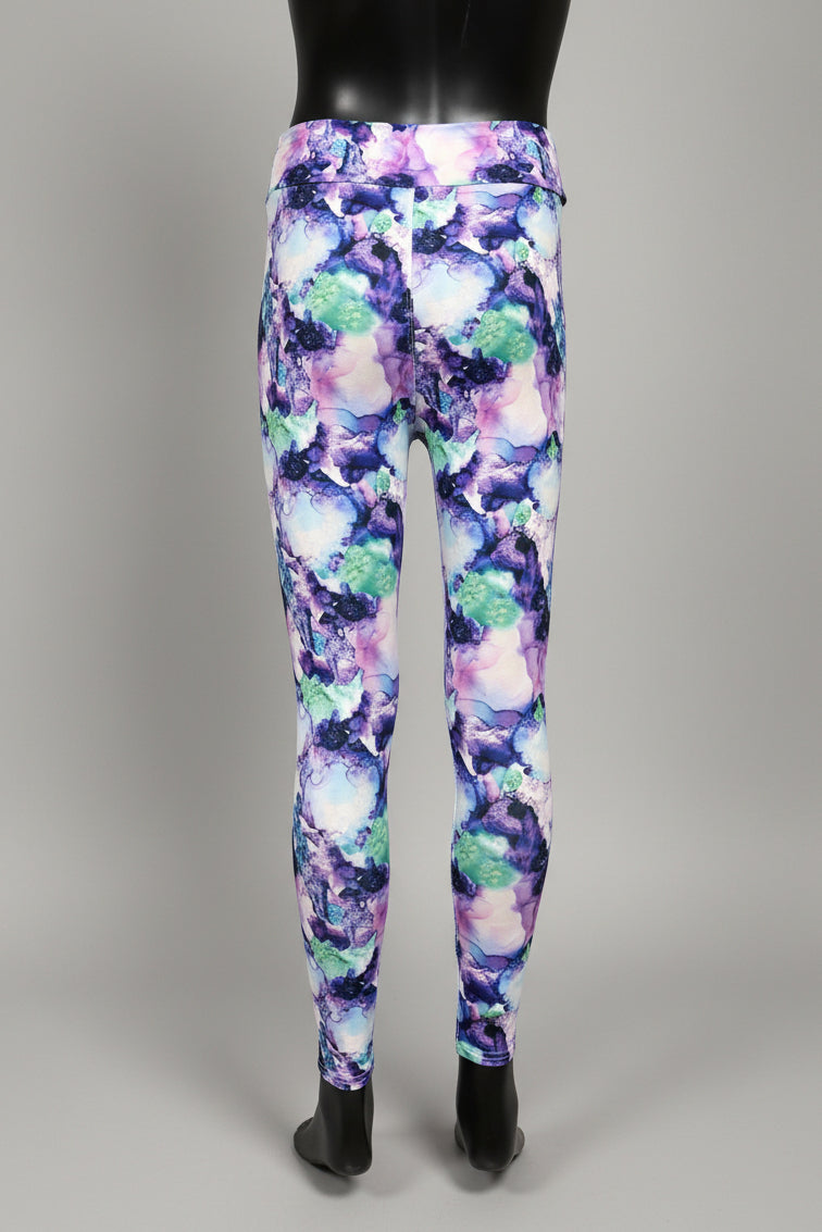 The Tie-Dye vibe, choice of pattern and size!