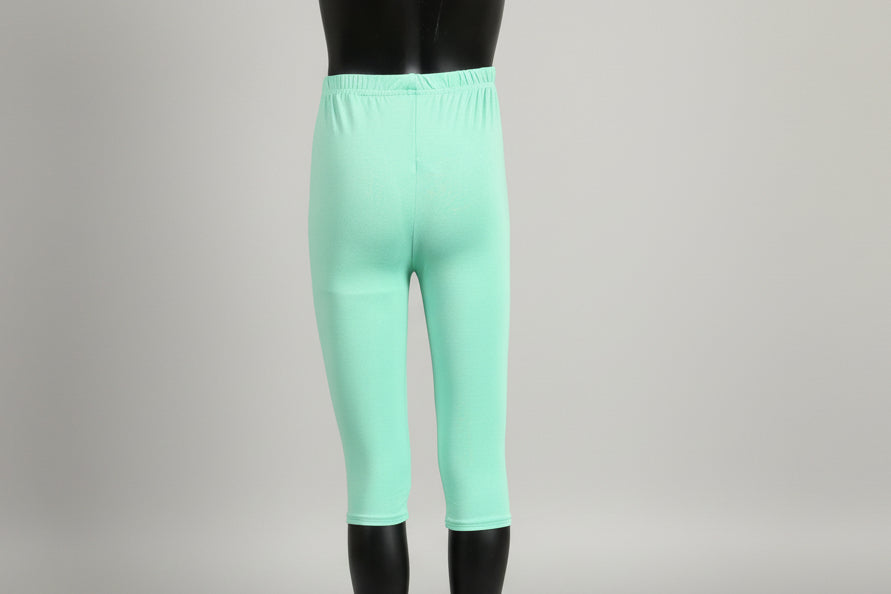 Lightweight solid colour Capri leggings, choice of colours and sizes!