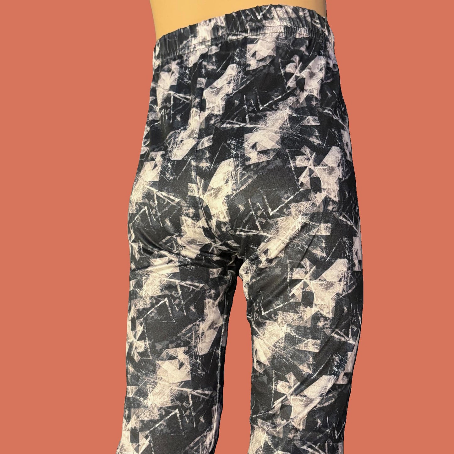 Monochrome diamond design full length stretch leggings