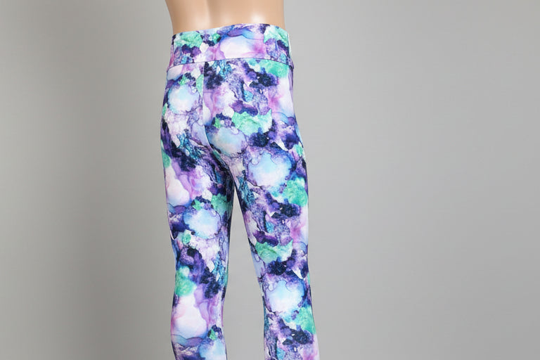 The Tie-Dye vibe, choice of pattern and size!