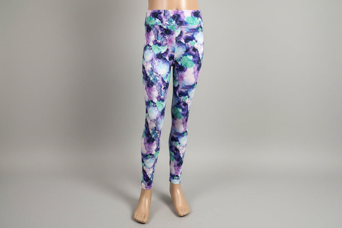 The Tie-Dye vibe, choice of pattern and size!