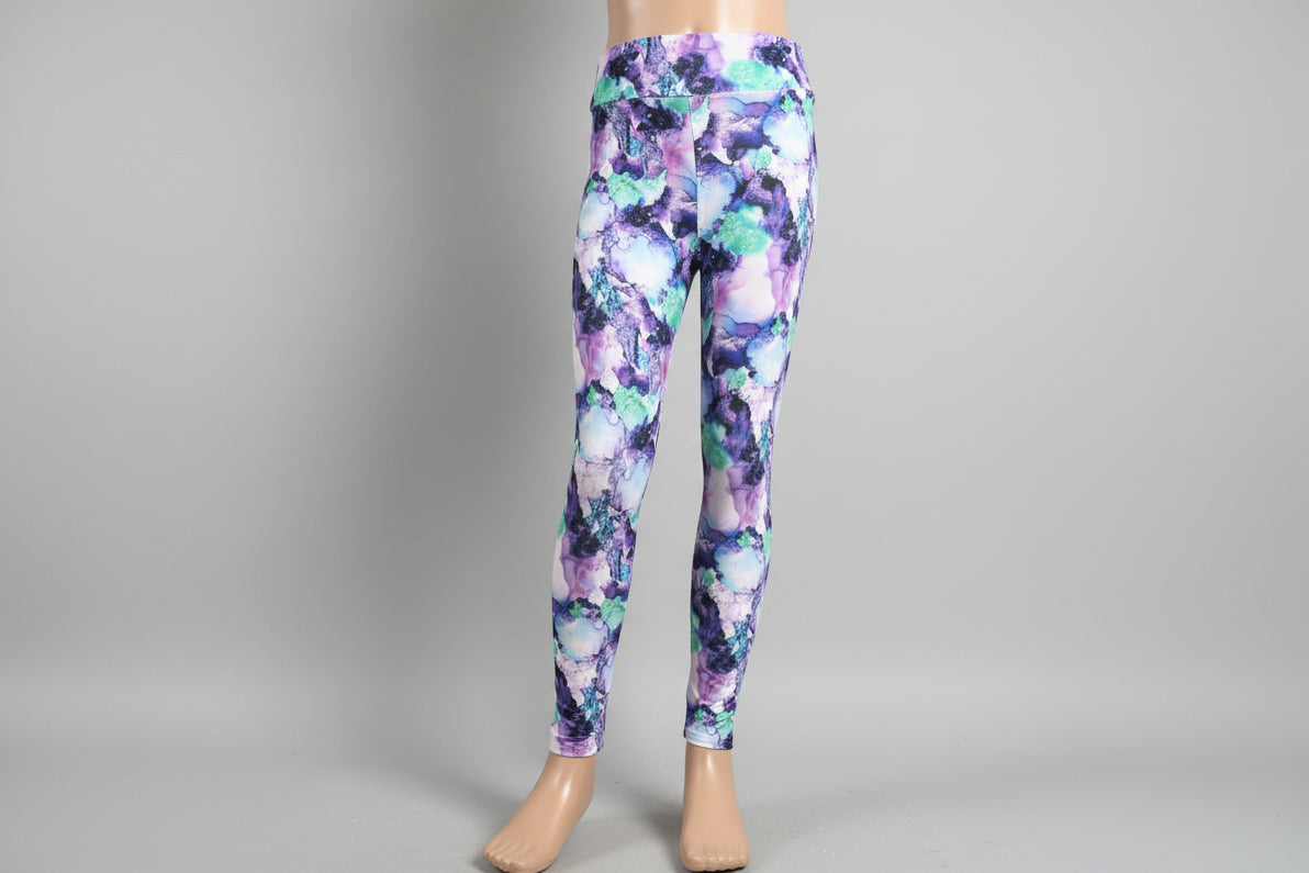 The Tie-Dye vibe, choice of pattern and size!