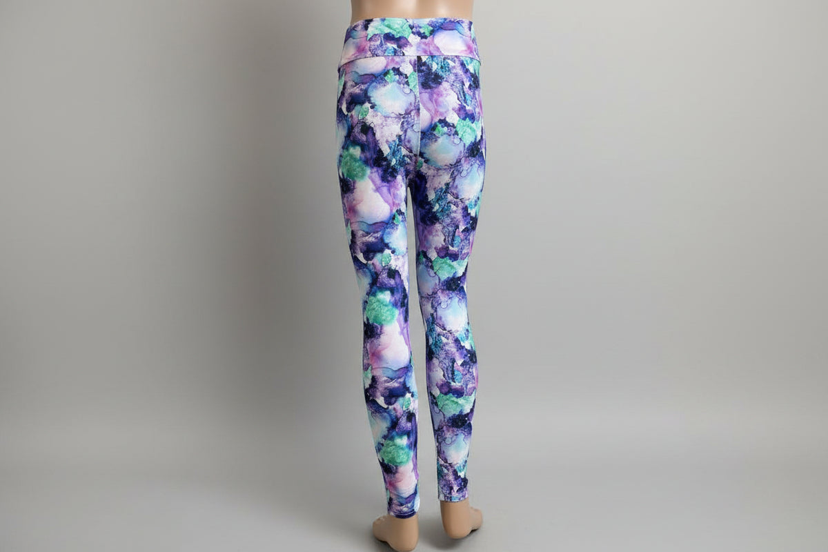 The Tie-Dye vibe, choice of pattern and size!
