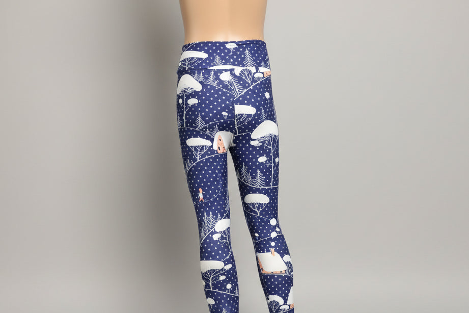 Snowy village leggings