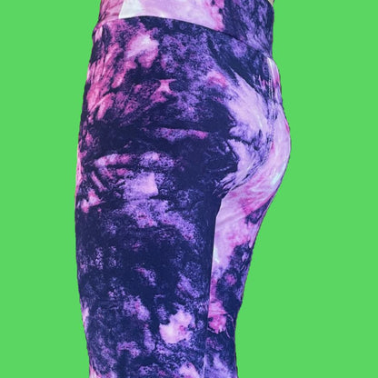 Girls violet burst Bermuda shorts